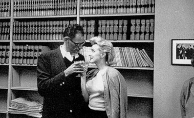 paredes marilyn.jpg